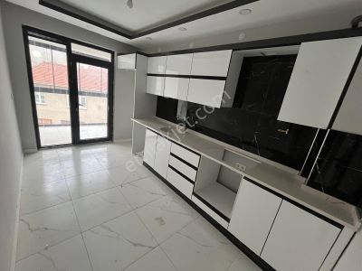 Çamlıca Mh Güzel Konumda Arakat Önü Açık Satılık 2+1 Daire Ss-8