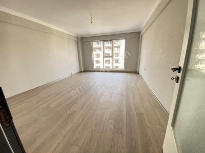 8.cadde Dibinde 3+1 120 M2 3.katta Ful Yapılı Emsalsiz Daire