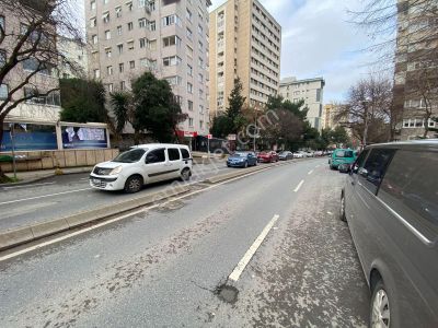 Poyraz'dan Kozyatağı'nda Koru Manzaralı Çift Balkonlu 145 M2 3+1