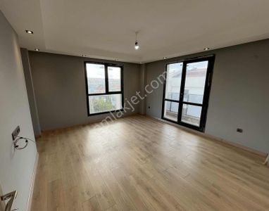 Marmara Ereğlisi Merkezinde Belediye Yanında Lüx 2+1 Daireler