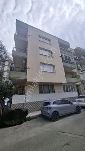 Balçovada Metro Yakını D.gazlı Arakat 143 M.kare Satılık 3+1 Daire