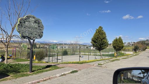 Berrin Nadir'den Doğa İçinde Yatay Mimari Bahçe Katı Kapalı Mutfak Site İçi 3+1