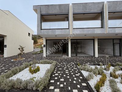 Kuşadası Selçuk Yolu Üstünde Kiralık Dükkan