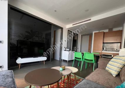 Selenıum Retro 9' Da 1+1 65 M2 Kiralık Ofis