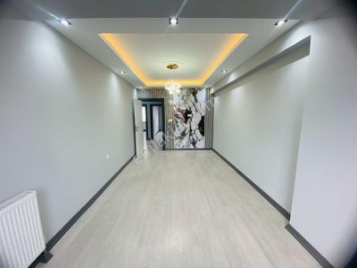 Güven'den Kapaklı'da Caddeye Yakın,kombili,k.cam Balkonlu 2+1 Ev