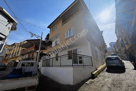 Karabağlar İhsan Alyanak Mah. Satılık 2 Katlı Müstakil Ev