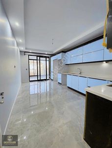 Desticiler'den Çamlıca Mh. Site İçi Satılık Geniş 3+1 Daire