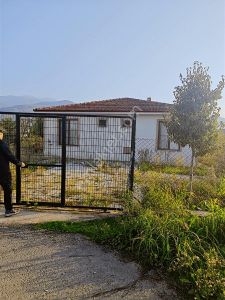 1.150 Metrekare Arsa İçinde 130 Metrekare Lüks 3+1 Yerdenısı Ev