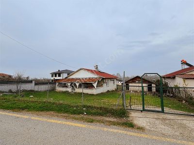 Salihiyede 1875 M2 Arsa İçinde Tek Katlı Müstakil Ev Ve Arsası