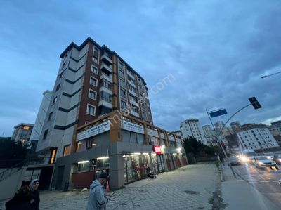İstanbul Kartal – Yakacık’ta Merkezi Konumda Eşyalı 3+1 Satılık Daire