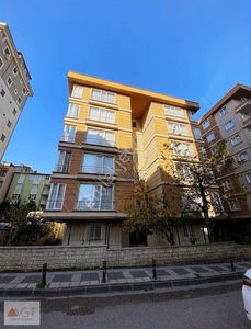 Agt'den İnkılap Mah Site İçinde Boş 70m2 2+1 Satılık Konut