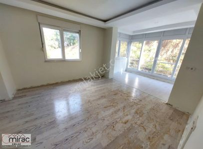 Sarılarda Merkezi Konumda 2+1 Arakat Daire