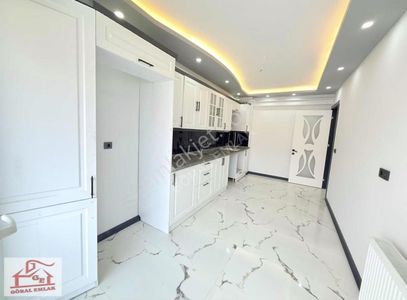 Göral Emlak'tan Muradiye'de Lüks Kapalı Mutfak 2+1 Daire