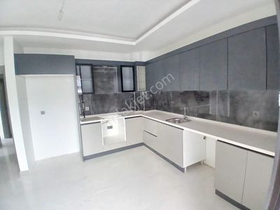 Akçay Emlak'tan Akşehir Yarenler Mahallesinde Garajlı Ara Kat Sıfır Satılık 3+1 Daire