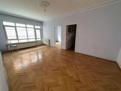 Yakacık Mah Fatih Caddesi Yakını 2.kat Merkezi Loaksyon 3+1