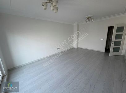 *kayaşehir 16.bölge Ara Kat Metro Yanı Kapalı Balkon 3+1 Yapılı*