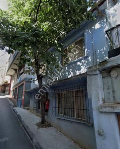 Yeşilyayla Mahallesinde Caddeye 50 Metre 2 Katlı Müstakil Ev