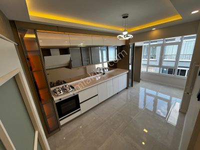 Es Astan Akşemsettinde Full+full 3+1 Son Kat Dairemiz