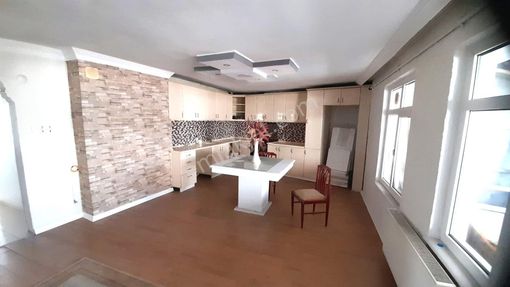 Erdem Emlak Ofisinden İlkadım / Cedit / Liman Mah Satılık 225m2 Daire