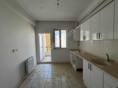 İnegöl Alanyurt Cumhuriyet Mah.2+1,90m2,3.kat,satılık Daire
