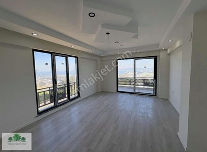 Önü Kapanmaz Deniz Ve Köprü Manzaralı 3+1 Satılık Daire