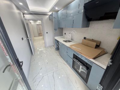 Barış'tan Tepeüstü Karanfil Sokakta Kapalı Otoparklı 3+1 Lüks