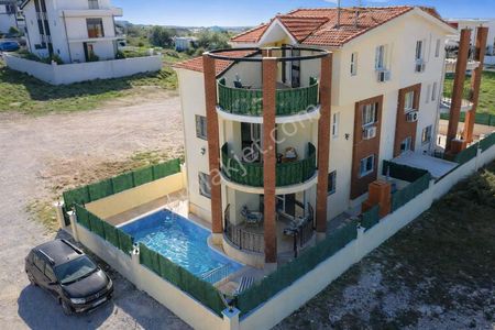 Didim Hisar Mahallesinde 3+1 Eşyalı Ayrı Mutfaklı Müstakil Havuzlu Villa