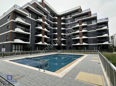 Çiğli Balatçık Katip Çelebi Üni Yakını Azel Deluxete Bahçeli 1+1