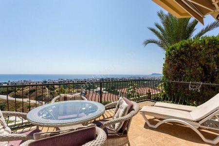 Alanya Kargıcak’ta Full Deniz Manzaralı 4+1 Eşyalı Satılık Villa