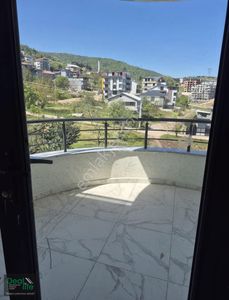 Deallife'dan Başiskele Yuvacıkta 4+1 Eğimsiz Dubleks