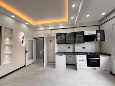 Altıntepe'de Ebevyn Banyolu Lüks Tasarımlı 2+1 Daire