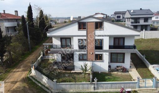 Sahibinden Silivri Balaban Önü Kapatmaz 3 Köşe 3 Kat Sahibindwn Satılık Villa