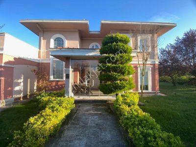 Enka Country Sitesi’nde Satılık Lüks 4+1 Villa