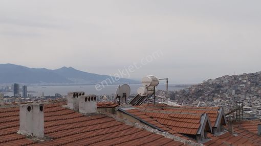 Bornova Atatürk Mah. 2+1 Kiralık İçi Yapılı Daire