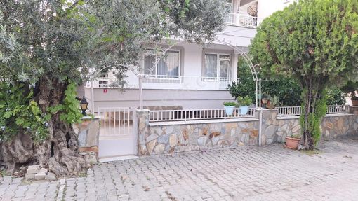 Edremit Altınoluk'da Yüksek Giriş 2+1 Satılık Daire