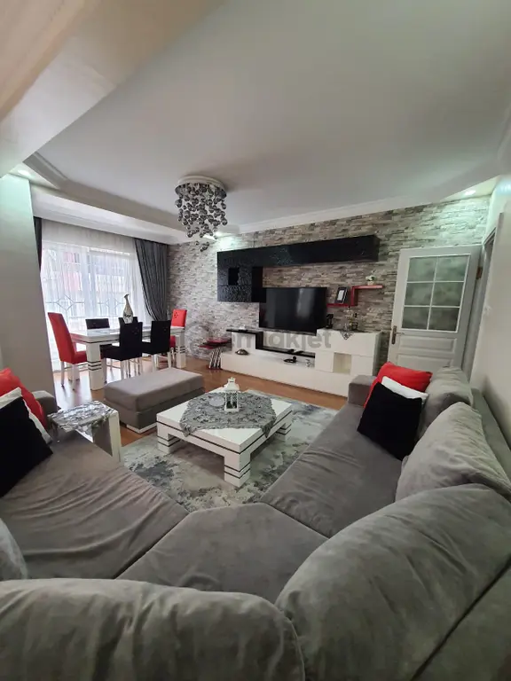 Güngören Güven Mah Nefin Karşısında 13 Yıllık 5+1 230m2 Dubleks 1