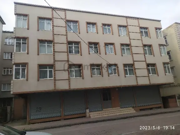 Yenibosna Merkez Mahallesinde Satılık Aile Binası 1