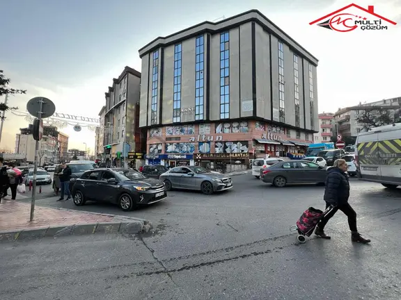 Yenibosna Yıldırım Beyazıt Caddesinde Satılık İş Hanı Katı Ofis İşyeri 1