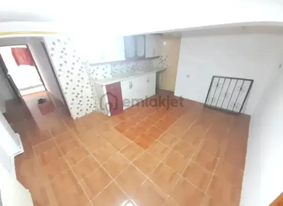 Furkan Emlak'tan Kışla Mah 2+0 85m2 Doğalgazlı Müstakil Girişli Krediye Uygun Fırsat Daire 1