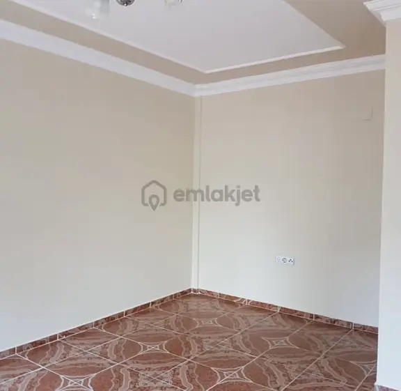 Salihli Sağlıkta Kiralık 3 + 1 Zemin Kat Daire 2