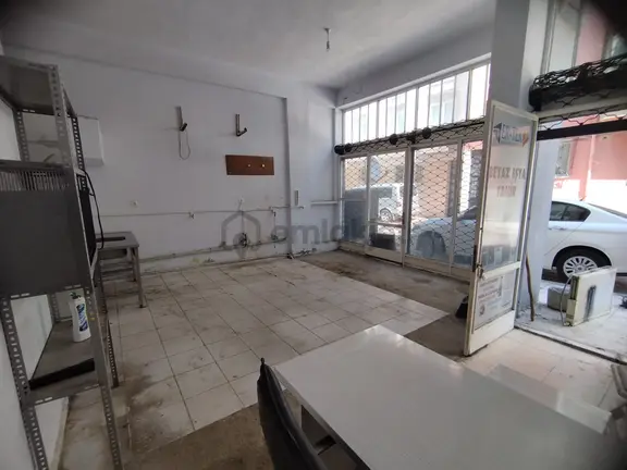 Buca Uçanyolda Satılık 35m2 Wcli Dükkan 1