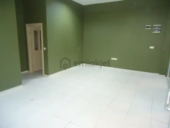 Krc'den Tokilerde 40m2 Kullanışlı Kiralık Dükkan 2