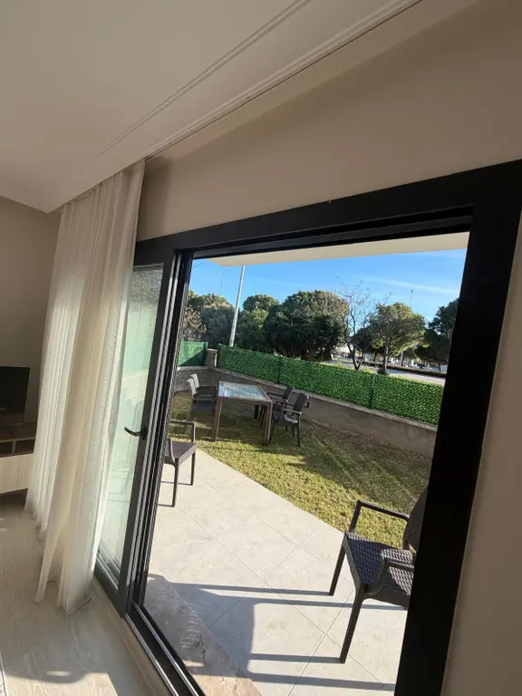Alaçatı Gayrimenkulden Ilıca Merkeze Yakın Kiralık Daire. 1