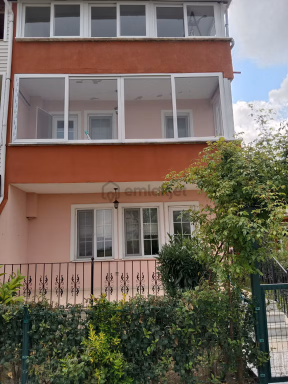 Gelibolu Erenler Tatil Sitesinde, Denize Yürüme Mesafesinde Manzaralı Triplex Yazlık Villa! 2
