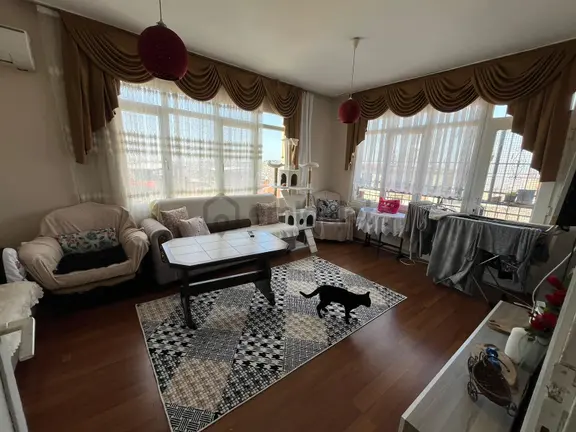 Acil Konak Ulubatlı Mah.de 2+1 M2 Arakat Tadilatlı Daire 95 M2 1