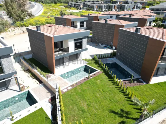 Güvenlık-özelhavuz/otopark-yerden Isıtma-450 M2 Bahçe-yeni-ultra Lüx-tamamı Müstakil 1