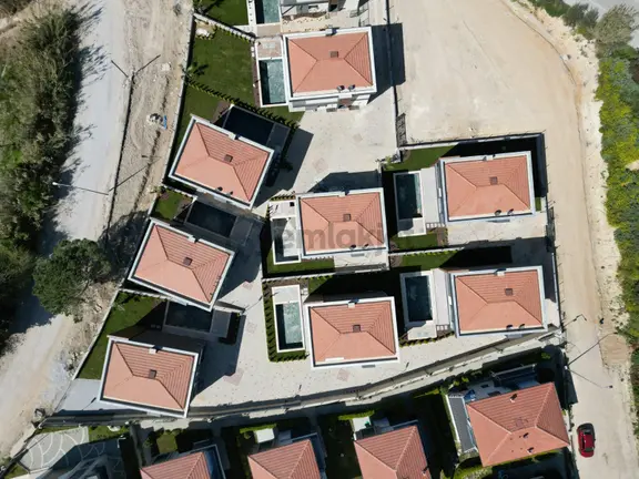 Güvenlık-özelhavuz/otopark-yerden Isıtma-450 M2 Bahçe-yeni-ultra Lüx-tamamı Müstakil 2