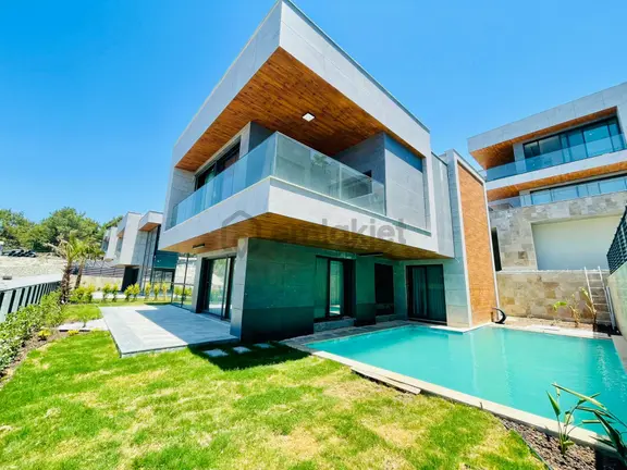 Full Manzara-sahıle Yakın-özel Havuz/otopark-hamam-sauna--akıllıev-500m2 Bahçe-tamamı Mustakıl 1