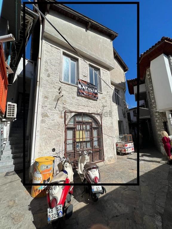 Vefa'dan Marmaris'de Müstakil Üç Katlı Satılık Konut Veya Ticari Bina 1