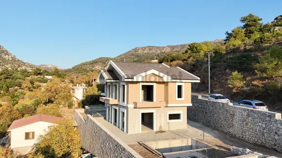 Söğütte Anahtar Teslim 4+1 Sıfır Villalar 2